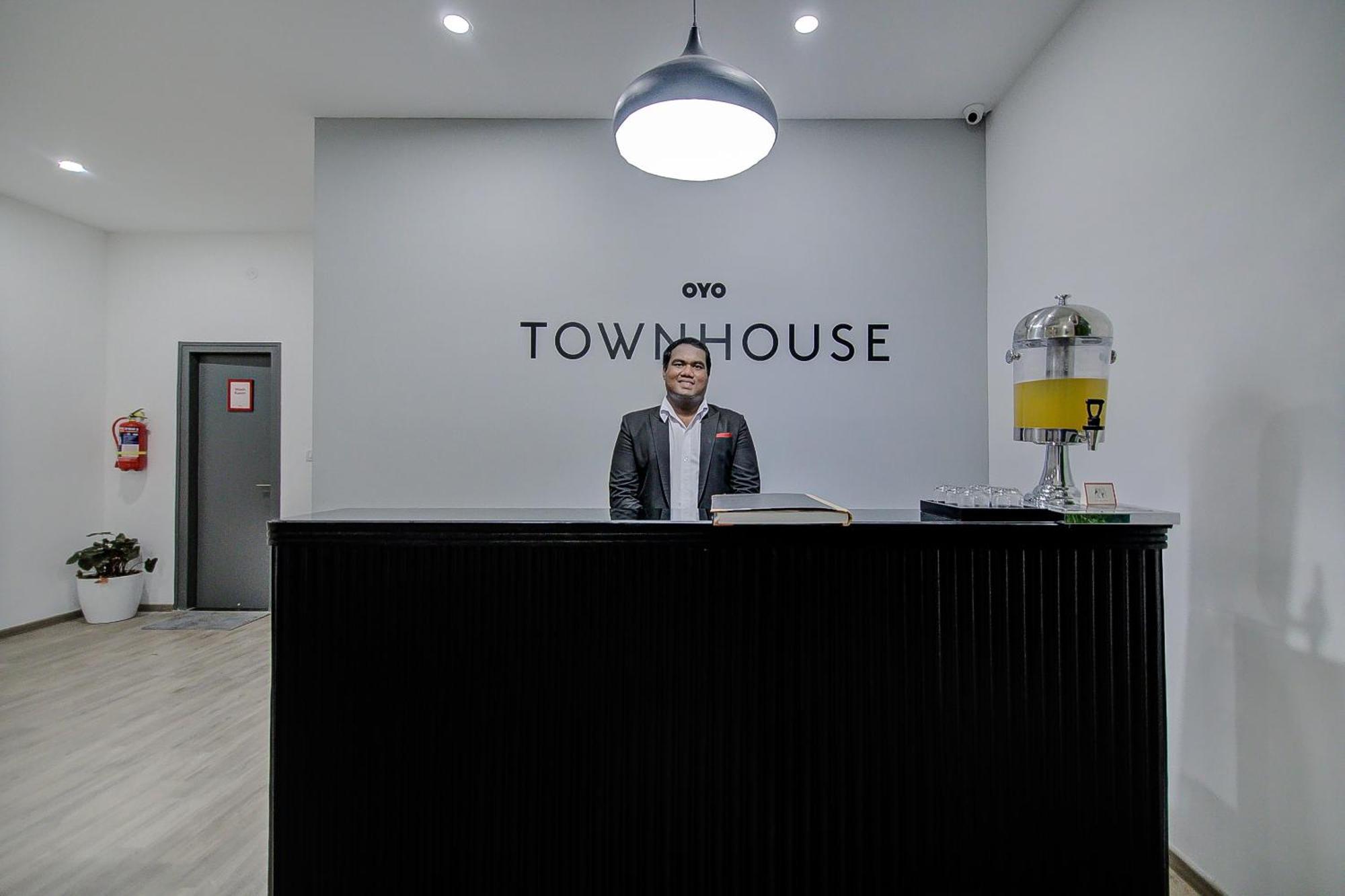 Townhouse Global Wings Hotels Near Sri Amruth Chithra Mandira Bangalore Extérieur photo