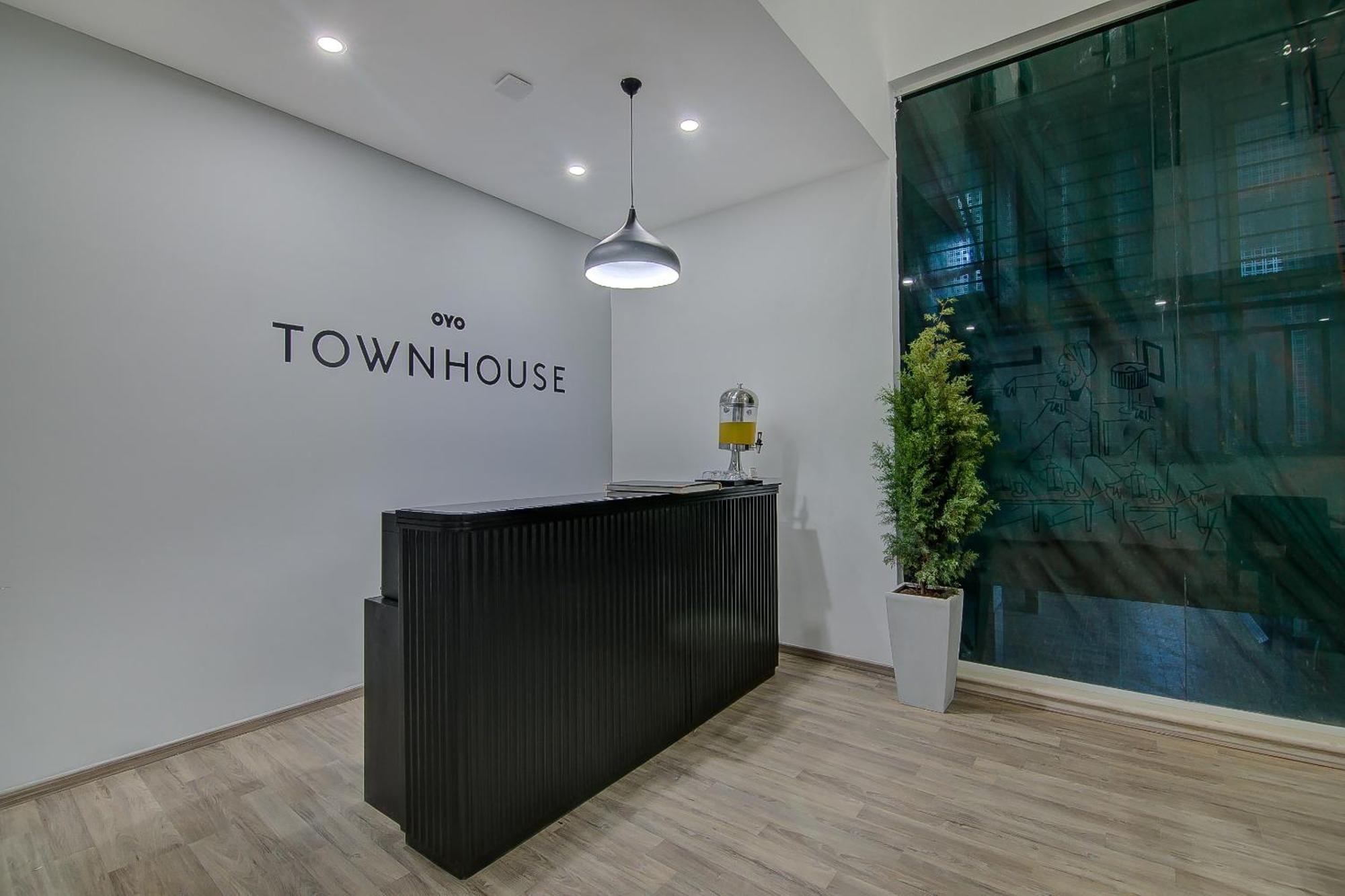 Townhouse Global Wings Hotels Near Sri Amruth Chithra Mandira Bangalore Extérieur photo