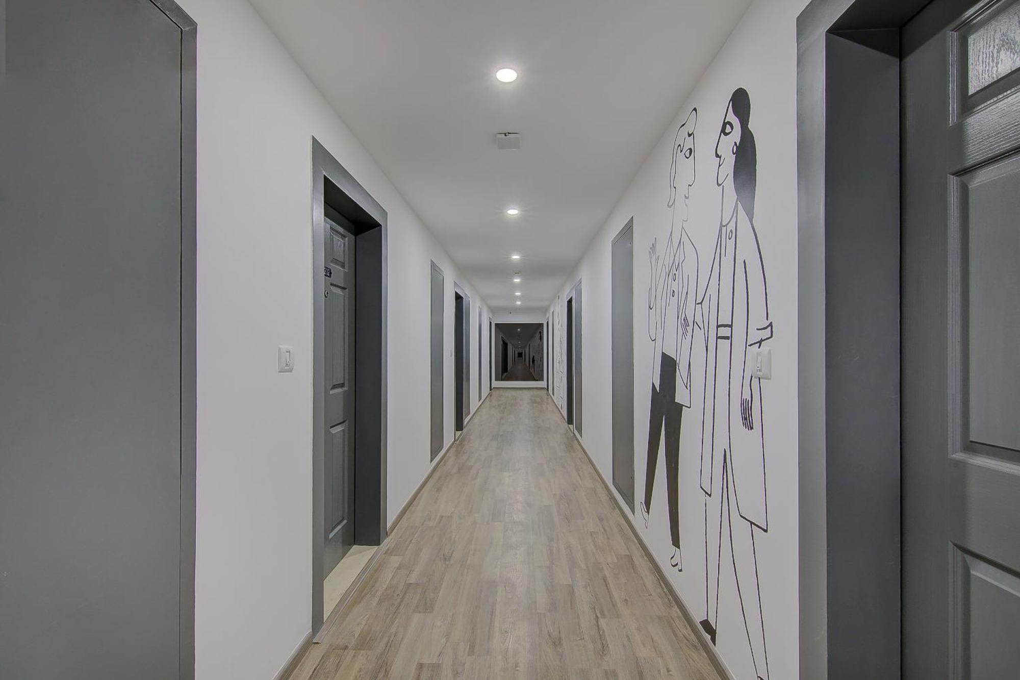 Townhouse Global Wings Hotels Near Sri Amruth Chithra Mandira Bangalore Extérieur photo